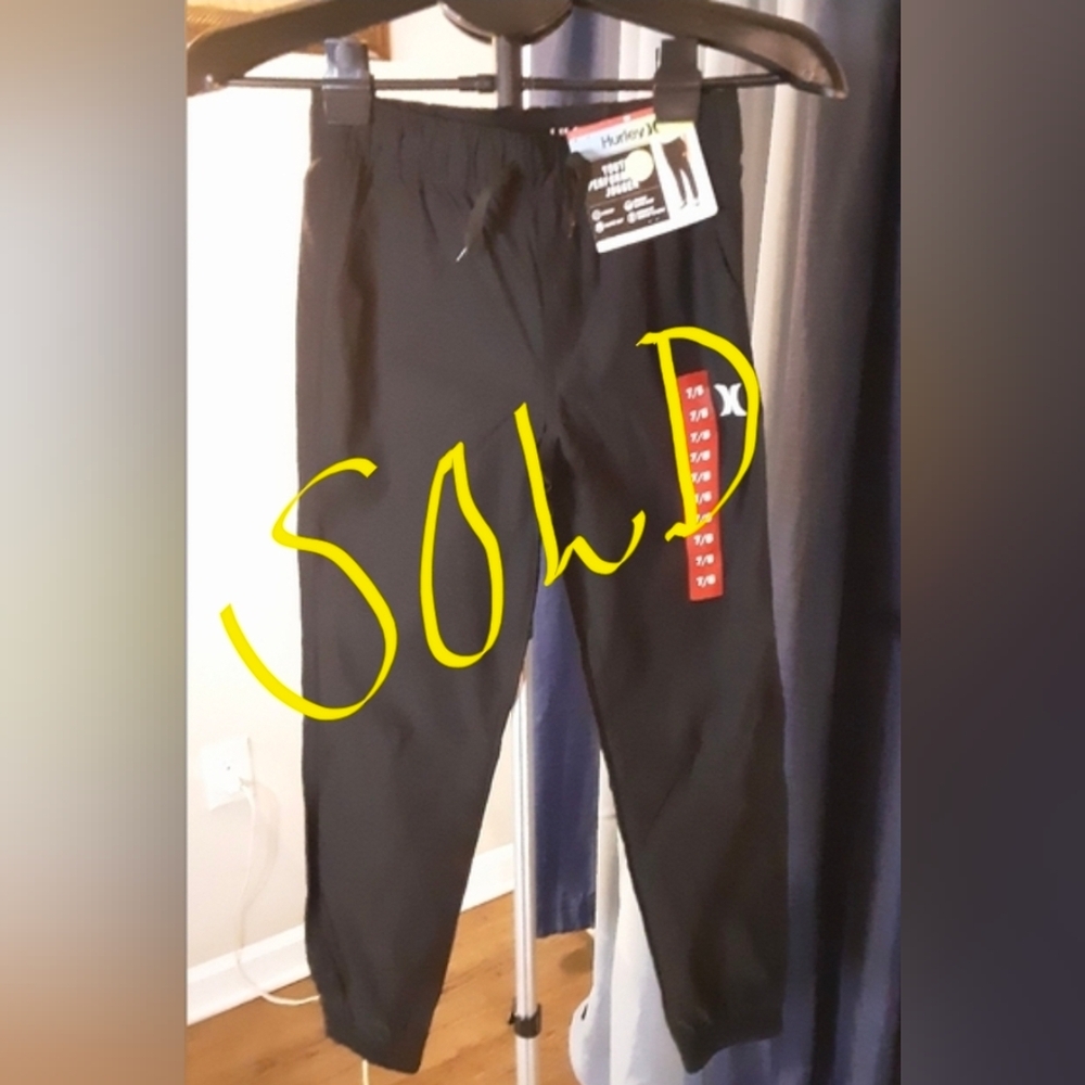 NWT BOY'S HURLEY BLACK YOUTH PERFORMANCE JOGGERS SIZE 7/8